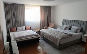 3 Bathrooms Apartman Mimi